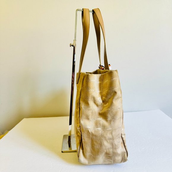 AUTHENTIC CHANEL TRAVEL LIGNE NYLON CARAMEL TOTE VINTAGE MADE IN ITALY - Picture 5 of 11